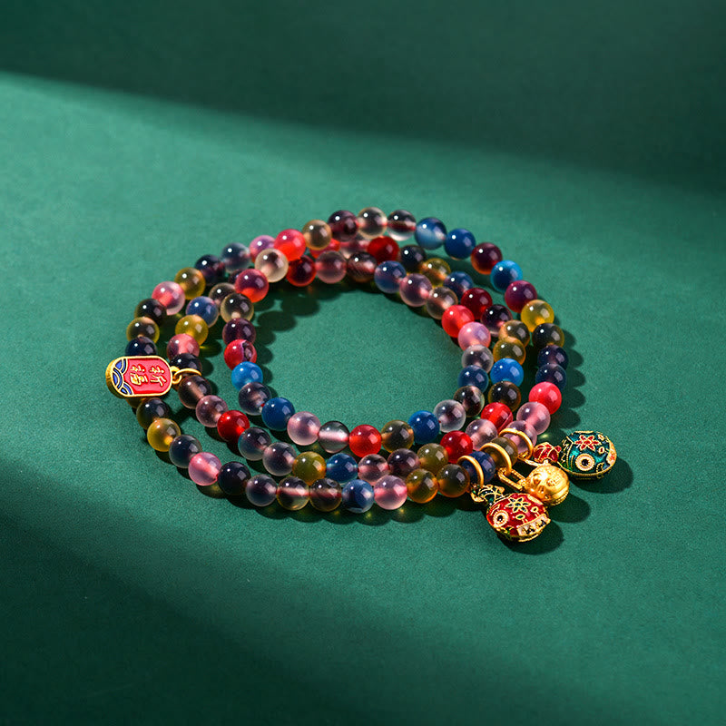 Pulsera de triple vuelta con dije de fuerza familiar y bestia devoradora de oro y ágata de caramelo colorida Mythstone