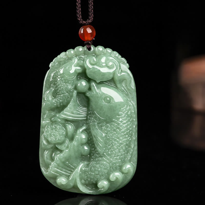 Colgante de jade natural con forma de pez koi y loto para la prosperidad y la riqueza