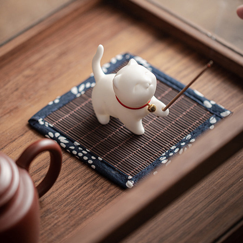 Mythstone Mini Lucky Cat Kitten Tea Pet Ceramic Home Desk Figurine Decoration With Bamboo Mat