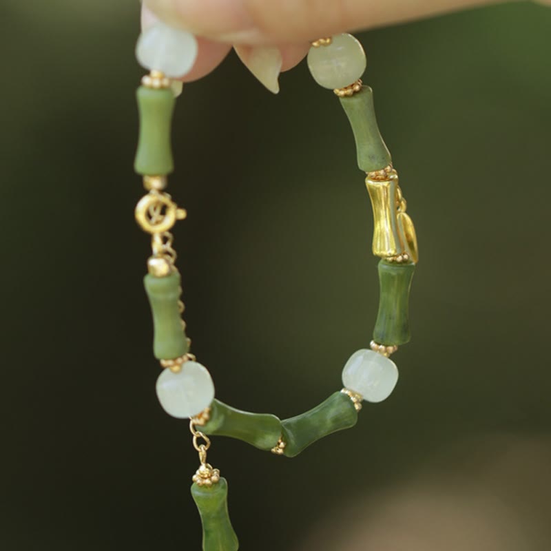 Pulsera de riqueza con lirio de los valles y jade de bambú verde Mythstone