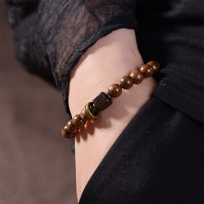 Pulsera de espiritualidad de madera Phoebe Zhennan Mythstone