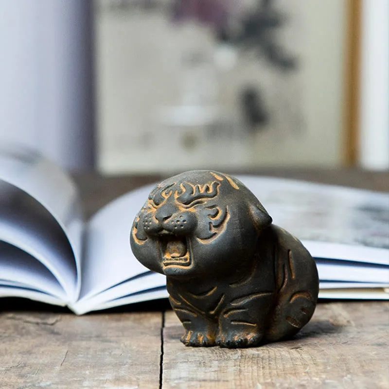 Mythstone Mini Cute Tiger Iron Powder Rust Cast Resin Statue Home Decoration - Image 16