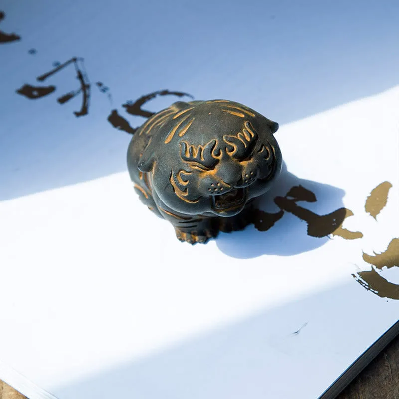 Mythstone Mini Cute Tiger Iron Powder Rust Cast Resin Statue Home Decoration - Image 9