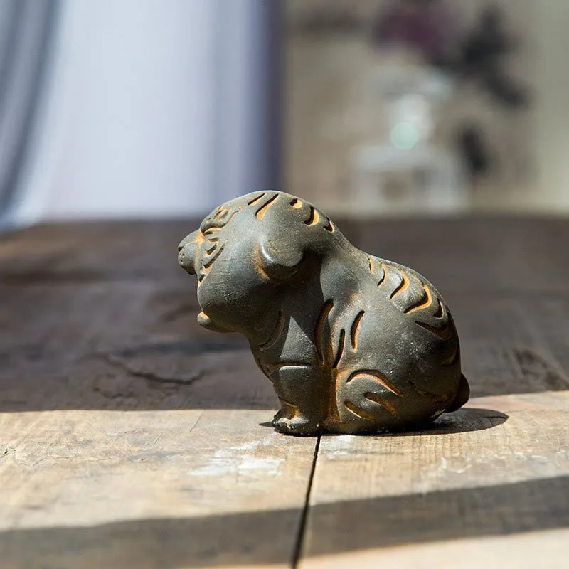 Mythstone Mini Cute Tiger Iron Powder Rust Cast Resin Statue Home Decoration - Image 5