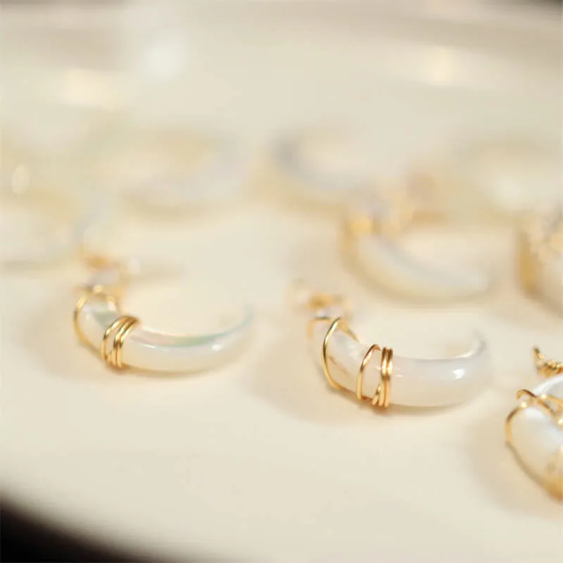 Mythstone Natural Tridacna Stone Crescent Moon Blessing Necklace Pendant - Image 9