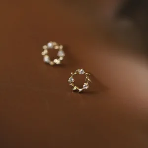 Mythstone 925 Sterling Silver Posts Copper Metal Tiny Wreath Stud Blessing Flower Earrings